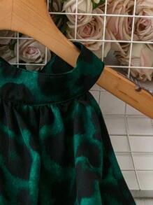 SHEIN LUNE 大码全印花无袖领衬衫 - 綠色 - 查看 5