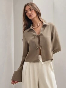 COSMINA Camisa de trabajo casual de manga larga minimalista estilo empresarial de color caqui liso con nudo delantero para mujer, para uso diario casual en otoño, Tops de manga larga