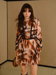 MOTF STUDIO STUDDED PATCHWORK BISHOP SLEEVE PLEATED DRESS - Coffee Brown - View 7