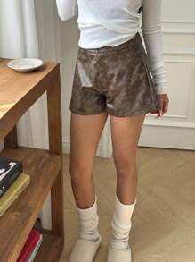Aloruh 女士时尚宽松高腰扎染 PU 短裤 - 卡其色 - 查看 1