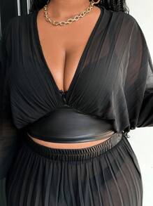 Maweii Plus Size Women PU Patchwork Casual Pleated Batwing Sleeve Top & Wide Leg Pants Set - Black - View 3