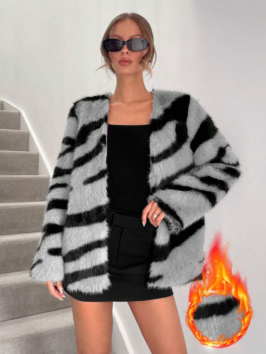 SHEIN Essnce Chaqueta suelta de manga larga con patrón de cebra, de frente abierto, y esponjosa, para mujer, abrigo de piel, estampado animal, ropa de mujer de invierno - Gris - Ver 1