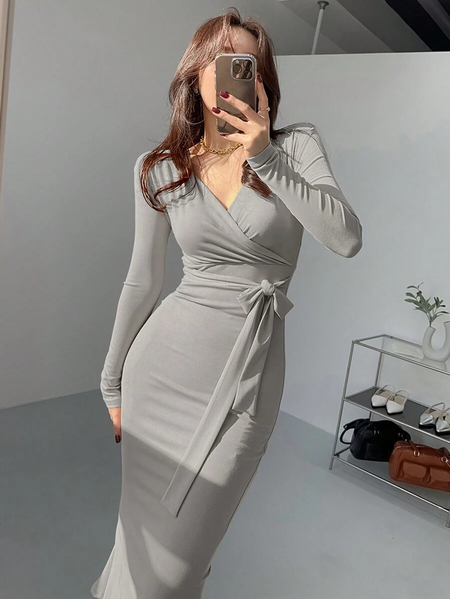 DAZY Đầm midi buộc dây cổ chữ V màu trơn dài tay cho nữ - Xám - Xem 1