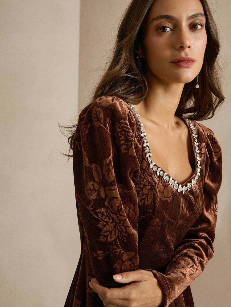Women's Romantic Velvet Floral Embossed Sweetheart Neck Long Sleeve Fall Dress