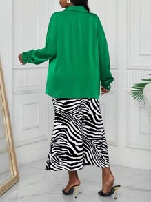 SHEIN Lady Elegantes Arbeitshemd in Grün, Schwarz und Weiß mit Webkragen und Langarm für Frühling, Sommer, Herbst und Winter in Große Größen