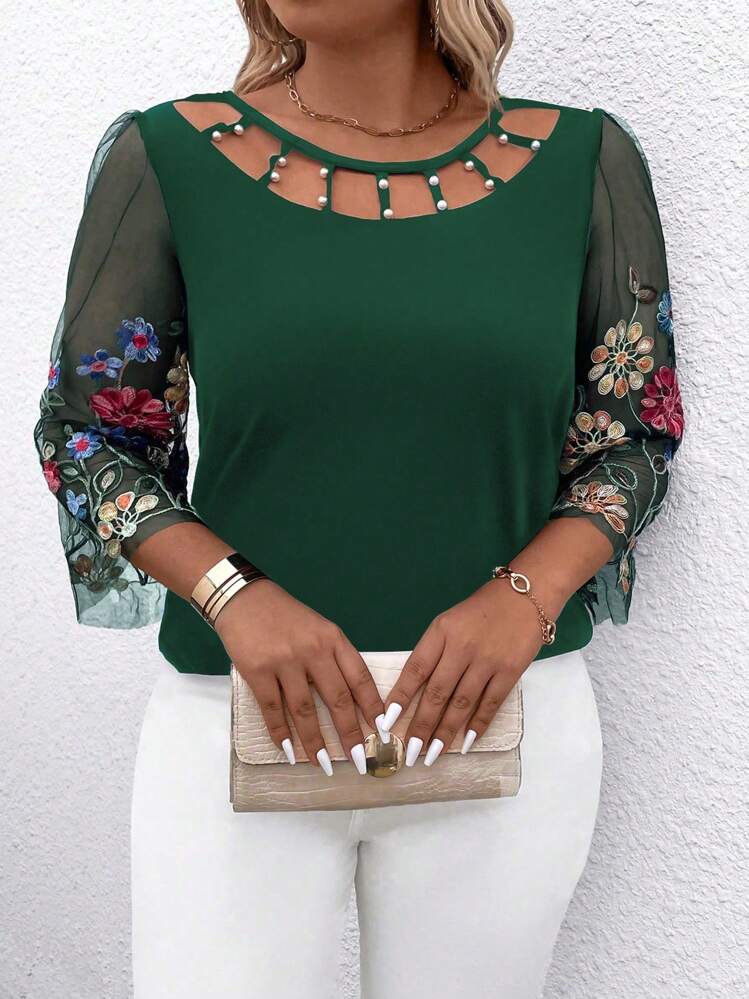 Blusa de mujer de talla grande con cuello redondo, parche floral hueco y contraste de malla - Verde Oscuro - Añade 4