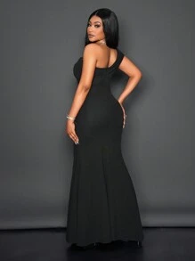 Slaydiva Robe élégante à découpe à l'épaule avec ourlet sirène - D