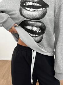SHEIN EZwear 超大复古风格女式黑色唇印 Y2K 圆领运动衫，街头潮流 - 淺灰色 - 查看 3
