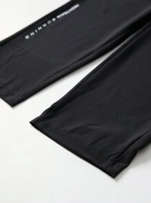 Manfinity Sport PWRUP Boyfriend Stil Herren Sporthose mit Kordelzug und Buchstabendruck