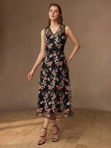 MOTF PREMIUM 刺绣网布饰亮片细节 V 领长裙（无腰带） - 黑色 - 查看 8