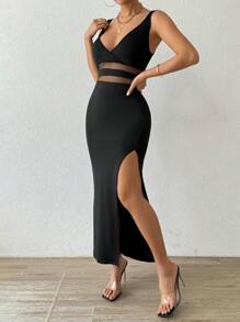 Chiquease Czarna sukienka z dekoltem w serek, wycięciem w talii i wysokim rozcięciem - Czarne - Zobacz 6