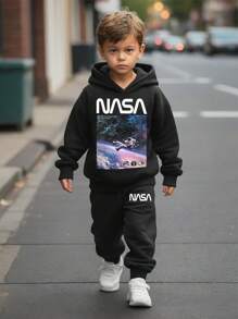 SHEIN Leap Crew 2pcs Hooded Sweatshirt & Pants Set, Casual Astronaut Print, Loose Fit, Warm For Young Boys, Autumn/Winter - Black - View 1