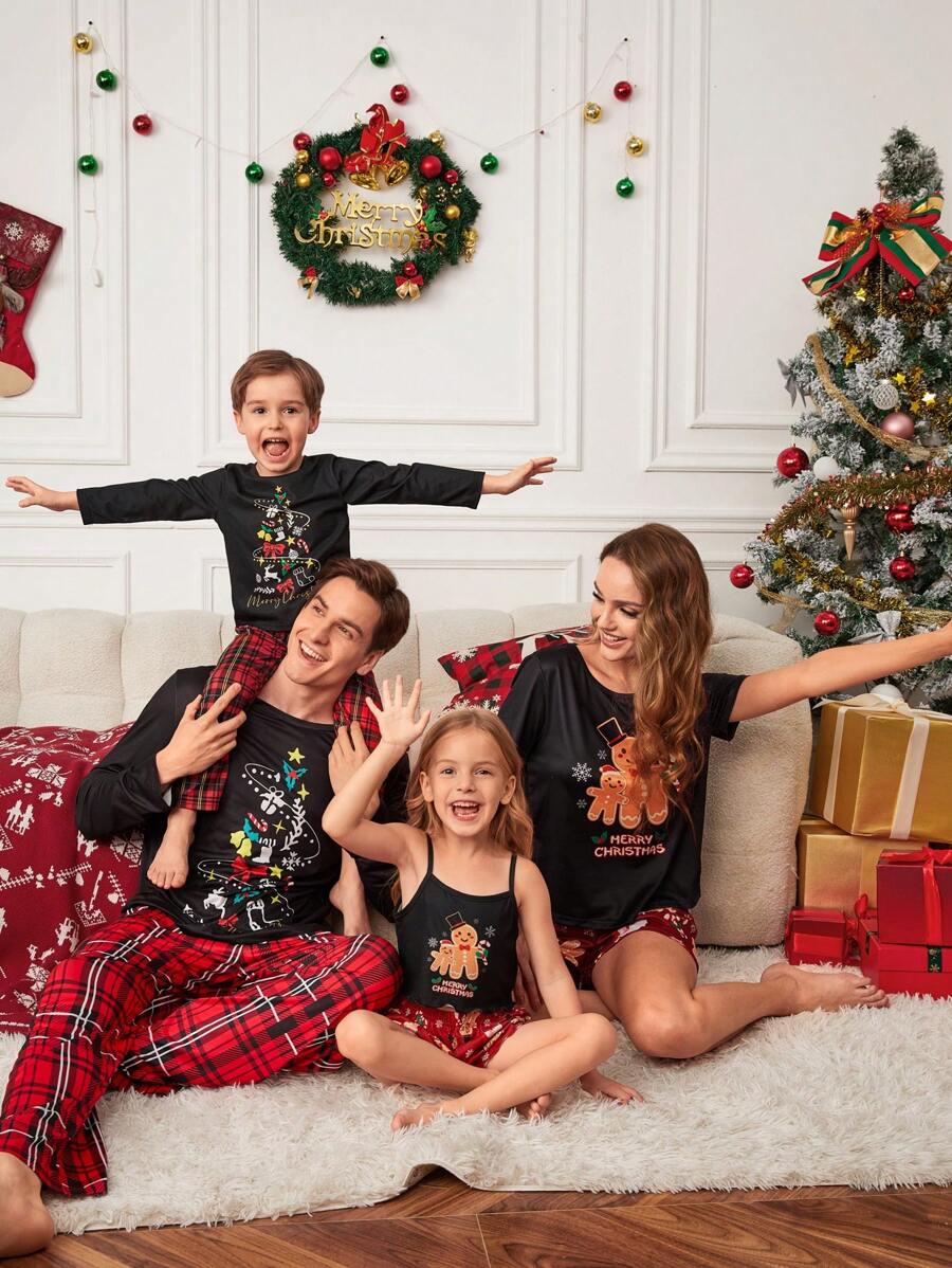 SHEIN 年轻女孩 2 件套圣诞姜饼印花吊带背心和短裤睡衣套装，舒适阻燃休闲家居睡衣，家庭装（4 套单独出售） - 黑色 - 查看 1