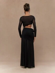 MISSGUIDED Maxi-Kleid mit Netzstoff, Taillenauschnitt, Langärmeln und Herz-Ausschnitt - Schwarz - Übersicht 2