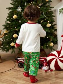 SHEIN 2 pezzi/set Completi natalizi per bambini maschi - Maglietta a manica lunga con collo tondo casual e pantaloni della tuta con stampa albero di Natale, morbidi e comodi per autunno/inverno