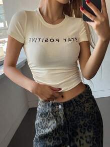 DAZY 女士休闲字母印花修身侧褶短袖 T 恤，夏季 - 白色 - 查看 3