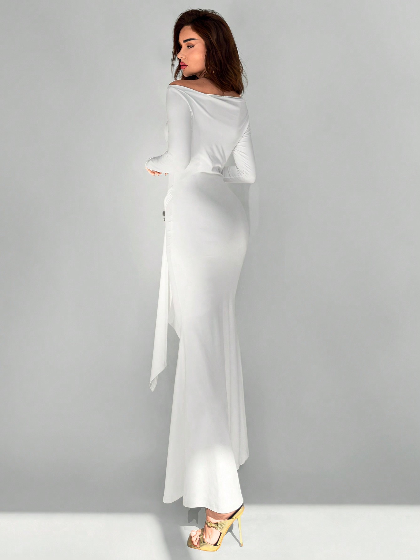 Aloruh فستان أنيق للنساء مطرز بفراشة معدنية على ال...