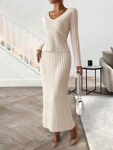 Chiquease 2 件套女士休闲 V 领毛衣上衣和宽松时尚迷人裙子套装 - 米色 - 查看 3