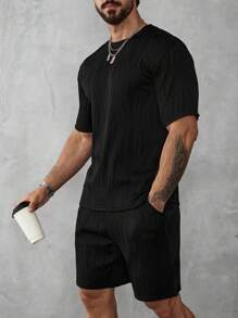 Manfinity Homme 2 件装男士纯色圆领短袖 T 恤和口袋短裤休闲套装 - 黑色 - 查看 1