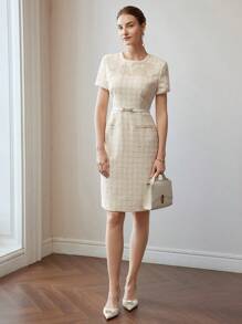 MOTF PREMIUM VÁY NGẮN HỌA TIẾT HOA THÊU SLIM FIT KHÔNG CÓ THẮT LƯNG - trắng - Xem 6