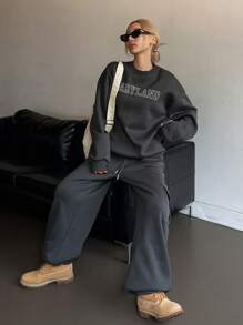 DAZY Bộ đồ thể thao nữ mùa xuân thu gồm áo nỉ tay rớt in chữ và quần cargo, bộ đồ mặc nhà cho nữ. - Xám - Xem 8