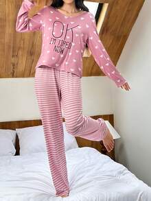 Bộ 2 áo dài tay in hình trái tim và chữ cho nữ và quần ngủ kẻ sọc - Hồng - Xem 2