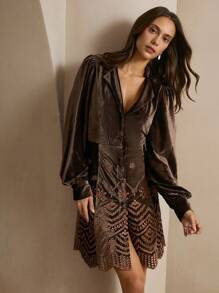 Anewsta Elegantes Modekleid mit Kragen, Laternenärmeln, Samt und besticktem Saum