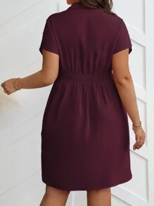 SHEIN Clasi 大码女式夏季纯色翻领蝙蝠袖短袖扭腰休闲迷你连衣裙 - 中紫紅色 - 查看 2