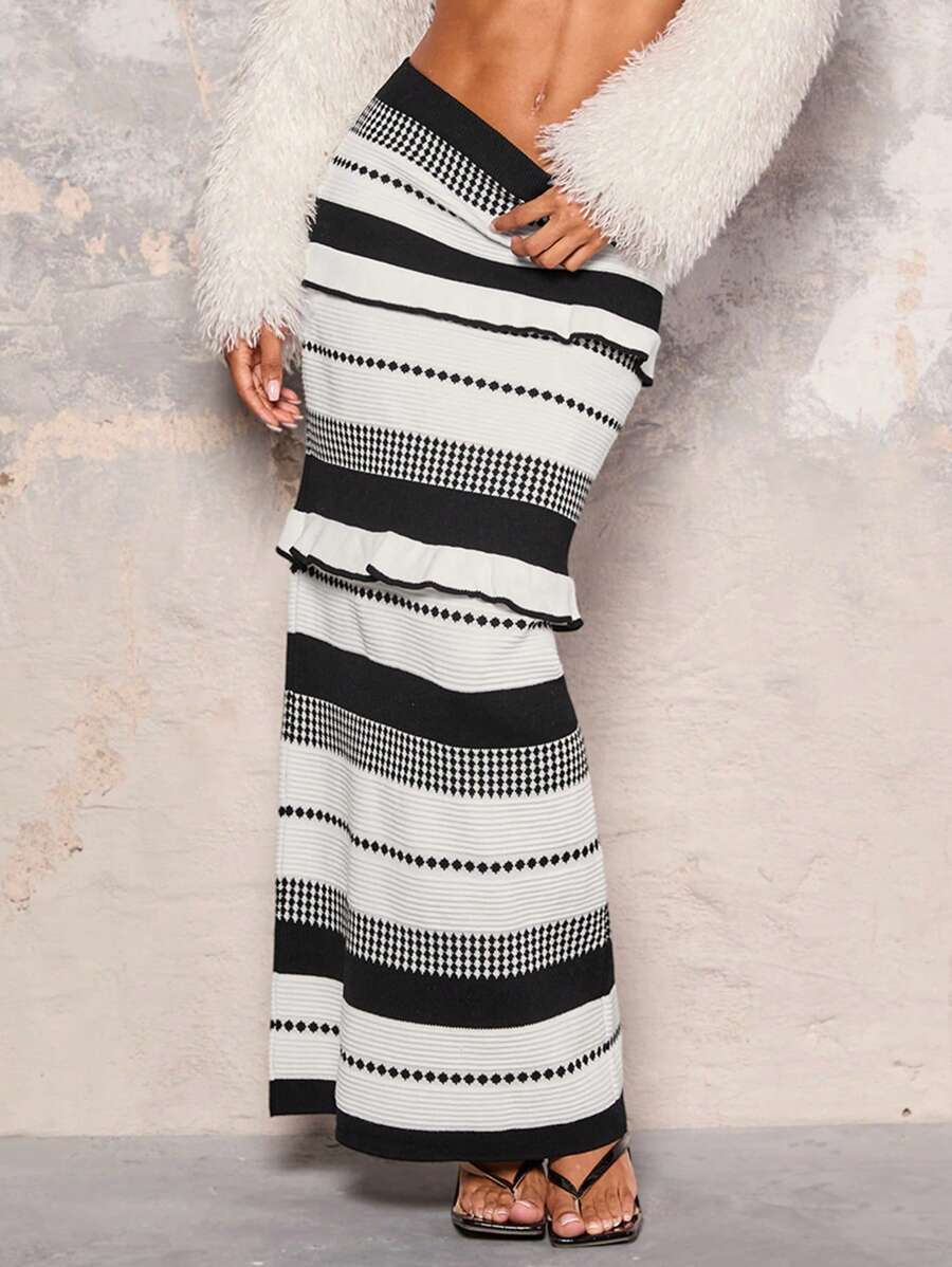 SHEIN Glamour 长款修身优雅荷叶边下摆紧身女式毛衣裙 - 黑與白 - 查看 1