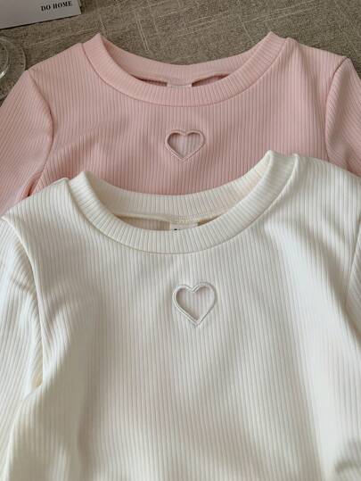 SHEIN LMoss Kids LMoss 2 件套年轻女孩和年轻女孩镂空心形刺绣 T 恤，休闲秋冬装