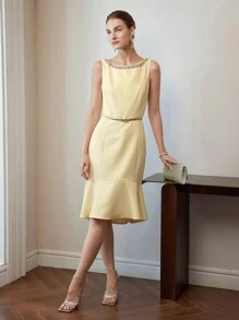 MOTF PREMIUM Vestido midi sin cinturón con ribete de sirena y detalles de strass - Albaricoque - Ver 6