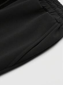 ROMWE MEN Street Life 2pcs Men's Figure Print Hooded Sweatshirt And Front Drawstring Pants Set - Black - View 5