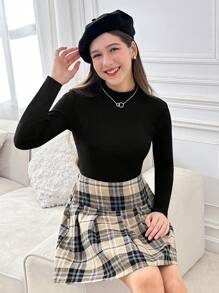 SHEIN Girlism 2 件套：少女学院风黑色立领针织毛衣和卡其色格子百褶裙休闲装，秋季