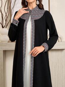 Al Najma 女士长袖几何图案优雅简约阿拉伯长袍 Abaya 带钩扣