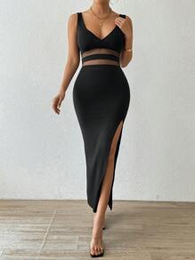 Chiquease Czarna sukienka z dekoltem w serek, wycięciem w talii i wysokim rozcięciem - Czarne - Zobacz 3