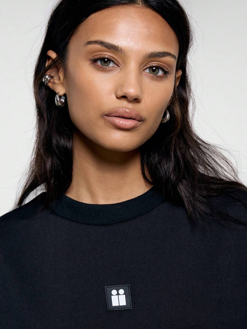 AiiRZ Oversized Drop Shoulder Logo Detail Round Neck T-Shirt