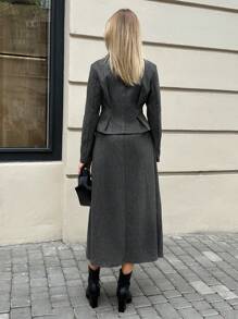 SHEIN Essnce 秋季女款灰色毛呢套装，复古奢华老款风加厚毛呢保暖西装外套，女款修腰显瘦外套，A字下摆百褶裙，秋冬长款毛呢百褶裙，灰色风穿搭，职场通勤服，教师服，女款两件套 - 深灰色 - 查看 2