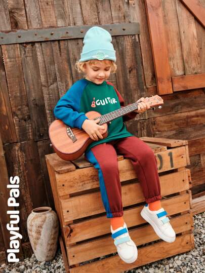 SHEIN 2pcs/Set Young Boy Cute/Vintage/Casual Back To School Guitar Pattern Side Contrast Color Round Neck Long Sleeve Spring/Autumn/Winter Outfit Set