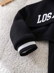 SHEIN 2 piezas Conjunto de sudadera con capucha corta con estampado de letras negras lindas y vestido camisero para niñas bebés, otoño/invierno