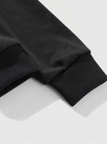 ROMWE MEN Street Life 2pcs Men's Figure Print Hooded Sweatshirt And Front Drawstring Pants Set - Black - View 3