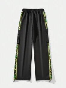 ROMWE MEN Batman X ROMWE Men's Bat Logo & Letter Graphic Drawstring Waist Baggy Cargo Pants - Multicolor - View 2