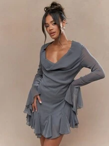 MISSGUIDED Đầm mini cổ yếm voan nhăn tay dài xếp nếp bo gấu và viền - Màu Xám nhạt - Xem 1