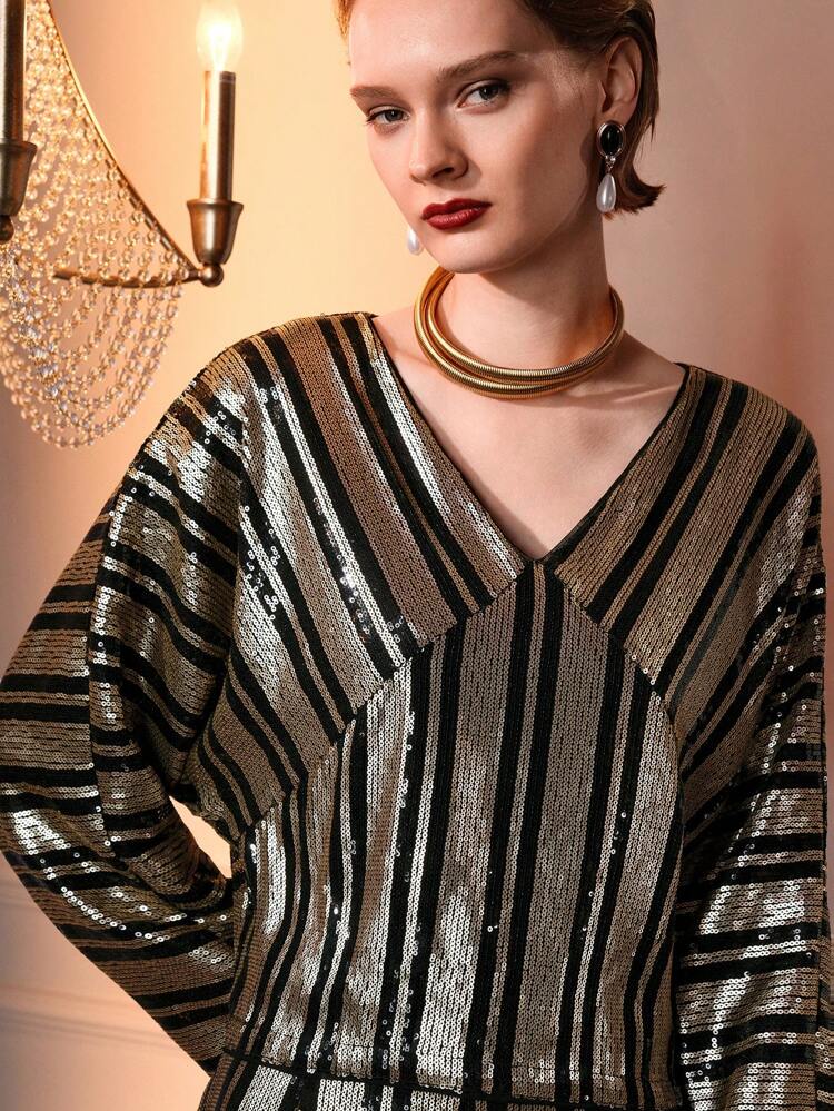 The Great Gatsby x MOTF SEQUINS V-NECK STRIPED PATTERN BLOUSE