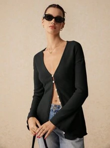 Poéselle 珍珠前扣 V 领腰线“新面貌”喇叭袖开衫，春秋装，秋装，女装，休闲女装，女装，纯色，纽扣 - 黑色 - 查看 4