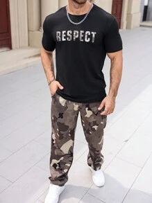 Manfinity Homme Bộ quần áo thun cổ tròn tay ngắn in họa tiết camo cỡ lớn cho nam và quần bỏ túi - Nhiều màu - Xem 1