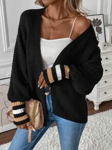 Chiquease 蝙蝠袖宽松袖口拼色黑色毛衣开衫