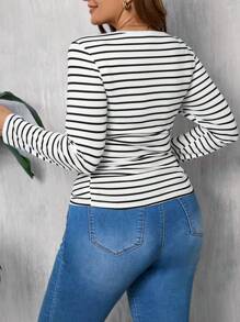 SHEIN LUNE Casual Minimalist Black And White Striped Plus Size Round Neck Printed Long Sleeve, Suitable For Autumn/Winter