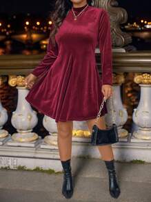 SHEIN Frenchy 大码女士秋季婚礼派对礼服、女士巡航装、优雅婚礼礼服、秋季婚礼宾客礼服、复古礼服、返校节礼服、高档礼服、优雅礼服、女士秋季礼服、天鹅绒礼服、女士派对礼服、勃艮第礼服、长袖礼服 - 酒紅色 - 查看 1