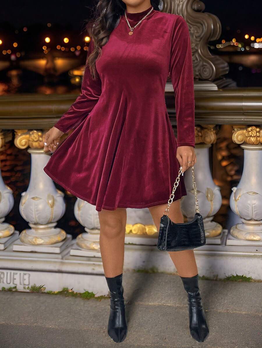 SHEIN Frenchy 大码女士秋季婚礼派对礼服、女士巡航装、优雅婚礼礼服、秋季婚礼宾客礼服、复古礼服、返校节礼服、高档礼服、优雅礼服、女士秋季礼服、天鹅绒礼服、女士派对礼服、勃艮第礼服、长袖礼服 - 酒紅色 - 查看 1