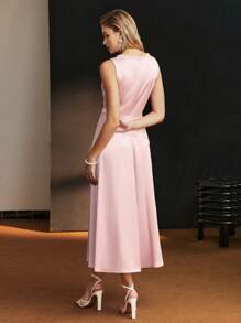 The Great Gatsby x MOTF 仿珍珠 V 领蕾丝拼接喇叭下摆连衣裙（无毛绒斗篷） - 粉色 - 查看 7